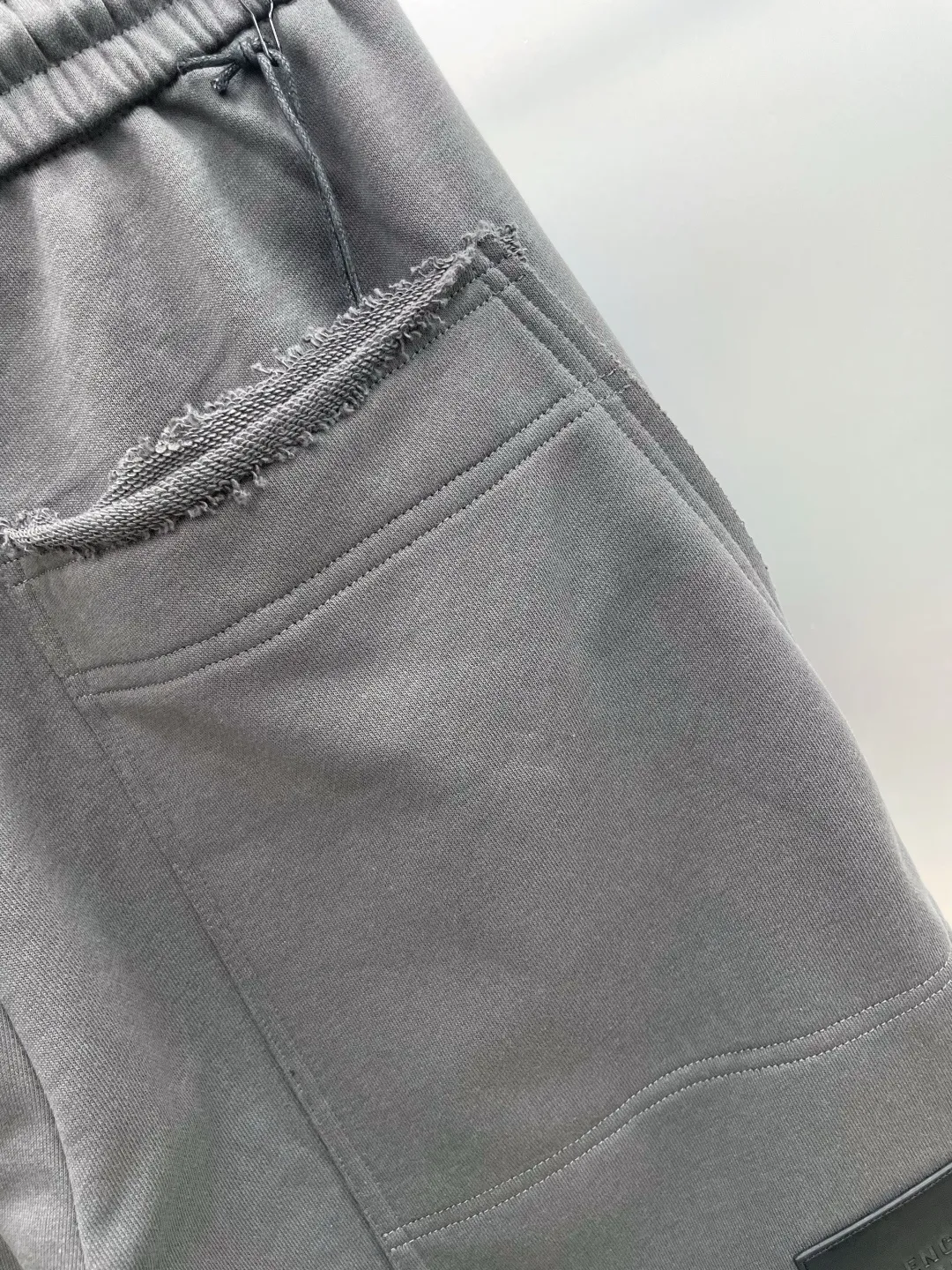 Bal* Paris 2026 Summer New Arrival multi-element printed brand LOGO casual shorts DD are on sale simultaneously on the official website. Brand Classic LOGO casual pants, customized fabrics, excellent comfort and strong touch. Highly recognisable, perfect appearance and craftsmanship. Size:M-3XL